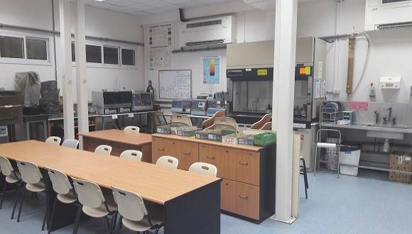 מעבדת הוראה לחומרים מעבדת הוראה לחומרים