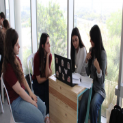 הדור הבא של המדענים: תלמידי תיכון מכל הארץ הציגו פתרונות פורצי דרך בביולוגיה סינתטית באוניברסיטת תל אביב